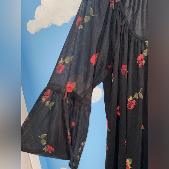 NWOT - Siren Lily Rose Print Flowy Dress - Picture 5 of 10